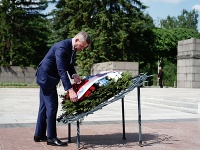 Pellegrini položil veniec na petrohradskom Piskarjovskom memoriálnom cintoríne