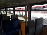 Vandali v Žiline zničili vlakovú súpravu.