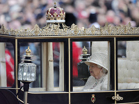 Britská kráľovná Alžbeta II. absolvovala v sobotu oficiálnu oslavu svojich 93. narodenín Britská kráľovná Alžbeta II. absolvovala v sobotu oficiálnu oslavu svojich 93. narodenín