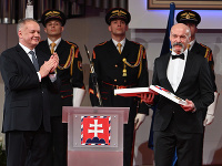 Andrej Kiska, Timotej Zuzula s ocenením pre Veroniku Velez-Zuzulovú Andrej Kiska, Timotej Zuzula s ocenením pre Veroniku Velez-Zuzulovú