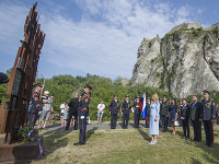 Prezidentka Čaputová pri pamätníku Brána slobody