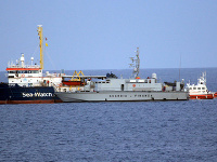 Loď Sea-Watch 3 v prístave Lampedusa. Loď Sea-Watch 3 v prístave Lampedusa.