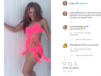 Shakira je v bikinách sexi. 