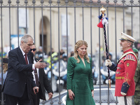 Prezidentku SR Z. Čaputovú privítal v Prahe český prezident M. Zeman
