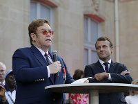 Elton John a Emmanuel Macron Elton John a Emmanuel Macron