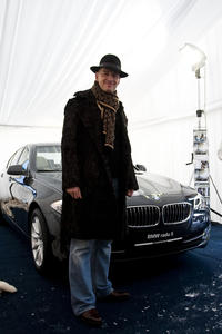 Nádych jedinečnosti dodala turnaju v póle aj svetová premiéra nového luxusného bavoráku. Pred slávnostným odhalením na Medzinárodnom autosalóne v Ženeve ho mohla zhliadnuť iba úzka skupina VIP hostí. Medzi nimi aj milionár Boris Kollár. 
