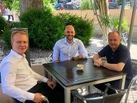 Dnes Michal Truban s Mirom Beblavým a Andrejom Kiskom rokovali o možnostiach spolupráce Progresívneho Slovenska, SPOLU - občianska demokracia a Za ľudí. Dnes Michal Truban s Mirom Beblavým a Andrejom Kiskom rokovali o možnostiach spolupráce Progresívneho Slovenska, SPOLU - občianska demokracia a Za ľudí.