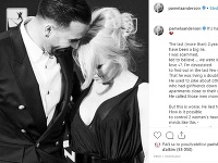 Pamela Anderson na instagrame oznámila, že jej vzťah s futbalistom je už minulosťou. 