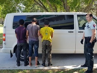 V kamióne s melónmi sa ukrývali migranti V kamióne s melónmi sa ukrývali migranti