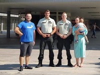 Ninka sa narodila v nemocnici vďaka policajtom. Ninka sa narodila v nemocnici vďaka policajtom.