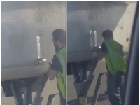 Mechanik opravil lietadlo hliníkovou páskou. Mechanik opravil lietadlo hliníkovou páskou.