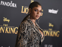 Beyoncé na premiére rozprávky Leví kráľ. Beyoncé na premiére rozprávky Leví kráľ.