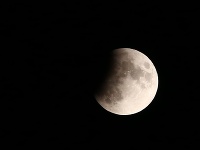 Čiastočné zatmenie Mesiaca mohli Slováci vidieť v utorok 16. júla.