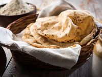 Na ilustračnej snímke chlieb roti, známi aj ako chapati.
