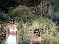 Alessandra Ambrosio dovolenkuje aj so svojou sestrou Aline. Tá je rovnako šarmantná, ako známa modelka. 