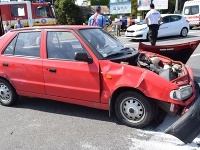  Vodič nezastavil na stopke, pri nehode sa zranilo päť ľudí