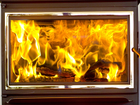 Obrázok 1. Ilustrácia ohniska so sekundárnym spaľovaním, ktoré je dnes u popredných výrobcov samozrejmosť.