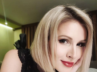 Miriam Kalisová denne zápasí s nedokonalosťami. Miriam Kalisová denne zápasí s nedokonalosťami.