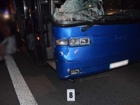 Zrážku s autobusom neprežil muž Zrážku s autobusom neprežil muž