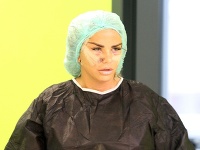 Katie Price v apríli na tureckej klinike