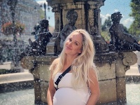 Ešte nedávno sa Lucia Bugalová pochválila fotkou s bruškom a nazvala sa čakateľkou na pôrod. 