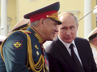 Ruský minister obrany Sergej Šojgu a Vladimir Putin