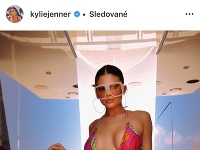 Kylie Jenner sa na instagrame pochválila fotkou v bikinách. 