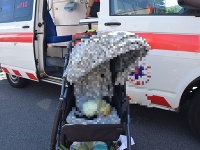 Pri zrážke auta s trolejbusom sa zranilo ročné dieťa Pri zrážke auta s trolejbusom sa zranilo ročné dieťa