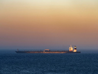 Iránsky tanker aj napriek úsiliu USA opustil Gibraltár