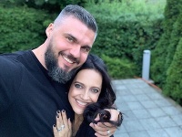 Ruky Lucie Bílej a Radka Filipiho zdobia už dlhší čas obrúčky. Prebehla svadba?! Ruky Lucie Bílej a Radka Filipiho zdobia už dlhší čas obrúčky. Prebehla svadba?!