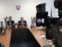 Dozorujúci prokurátori informovali o novinkách vo vyšetrovaní vraždy Jána Kuciaka a Martiny Kušnírovej Dozorujúci prokurátori informovali o novinkách vo vyšetrovaní vraždy Jána Kuciaka a Martiny Kušnírovej