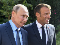 Vladimir Putin a Emmanuel Macron Vladimir Putin a Emmanuel Macron