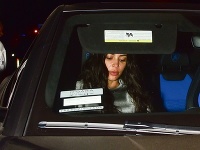 Kim Kardashian išla na večeru v teplákoch a bez mejkapu. 