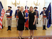 Zuzana Čaputová prijala novú veľvyslankyňu USA na Slovensku Bridget A. Brinkovú Zuzana Čaputová prijala novú veľvyslankyňu USA na Slovensku Bridget A. Brinkovú