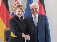 Na snímke slovenská prezidentka Zuzana Čaputová (vľavo) a nemecký prezident Frank-Walter Steinmeier Na snímke slovenská prezidentka Zuzana Čaputová (vľavo) a nemecký prezident Frank-Walter Steinmeier