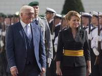 Na snímke slovenská prezidentka Zuzana Čaputová (vľavo) a nemecký prezident Frank-Walter Steinmeier