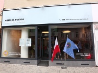 Na Obchodnej ulici v centre Bratislavy vo štvrtok oficiálne otvorili novú stanicu mestskej polície.