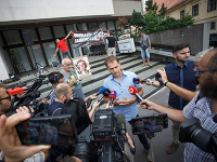 Protest hnutia OĽaNO za odvolanie Moniky Jankovskej Protest hnutia OĽaNO za odvolanie Moniky Jankovskej