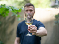 Vášho Sprievodcu vínami vám prináša VITIS. Vášho Sprievodcu vínami vám prináša VITIS.
