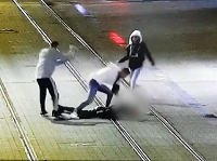 Muža napadli na Obchodnej ulici. Muža napadli na Obchodnej ulici.