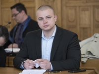 Na snímke poslanec NR SR Milan Mazurek na Špecializovanom trestnom súde (ŠTS) v Banskej Bystrici