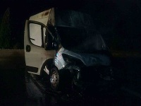 Dodávku zachvátil požiar včera večer Dodávku zachvátil požiar včera večer