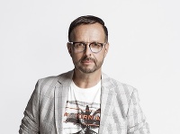 Rasťo Sokol prišiel o zuby rovno pred kamerami. Rasťo Sokol prišiel o zuby rovno pred kamerami.