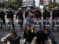 Obyvatelia protestujú v centre Buenos Aires Obyvatelia protestujú v centre Buenos Aires