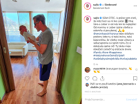 Matej Sajfa Cifra sa pochválil fotkou s novorodenou dcérkou Sárou.