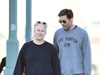 Hugh Jackman a jeho manželka Deborra-Lee Furness na prechádzke s domácimi miláčikmi