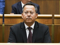 Minister financií Ladislav kamenický Minister financií Ladislav kamenický