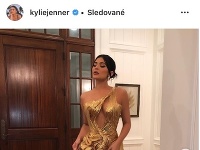 Kylie Jenner vyzerala na svadbe Bieberovcov skvele. 