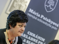 Verejná ochrankyňa práv Mária Patakyová Verejná ochrankyňa práv Mária Patakyová