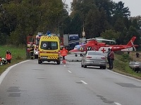 Pri nehode vyhasol jeden život. Pri nehode vyhasol jeden život.